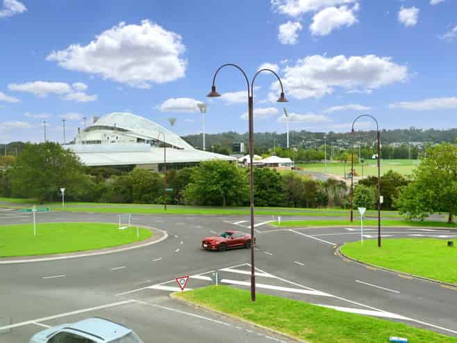 101E/25 Don Mckinnon Drive, Albany