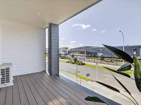 9 Coast Garden Drive, Hobsonville