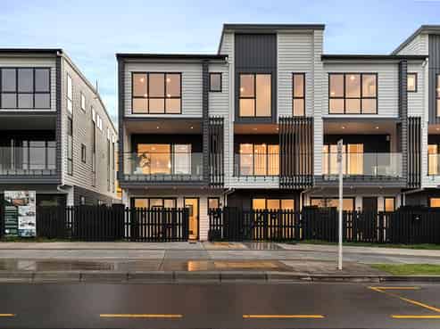 9 Coast Garden Drive, Hobsonville