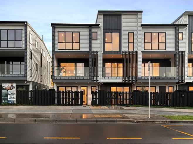 9 Coast Garden Drive, Hobsonville