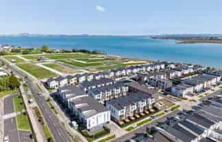 7/10 Scott Road, Hobsonville