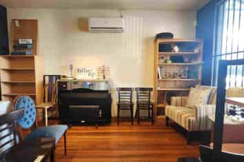 Epsom Standalone High Stud Stylish Retail 