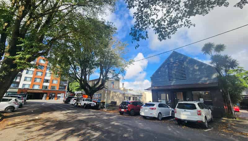 2B Empire Road, Epsom