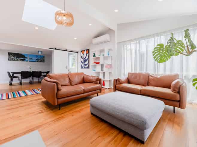 15 Tiromoana Road, Raumati South