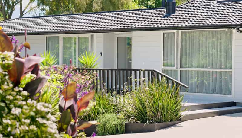 15 Tiromoana Road, Raumati South