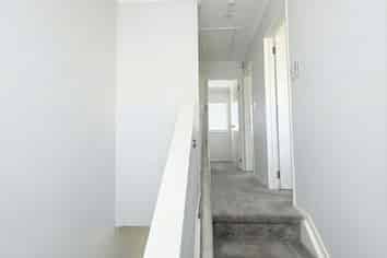 15 Locket Road, Glenfield