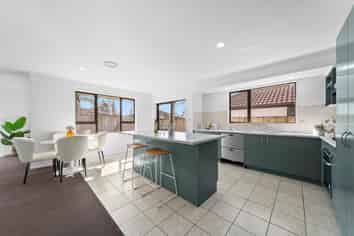 5 Dapple Place, Flat Bush