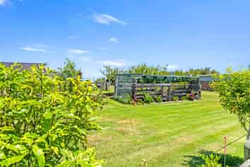 36 Shakespeare Road, Bastia Hill