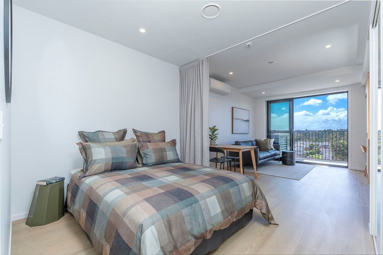 Available now, brand new studio apartment - Vista 2