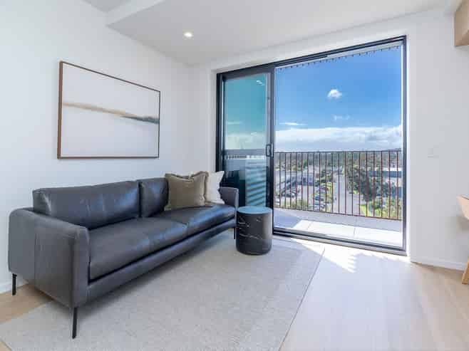 105/2B Te Ara Taurapa, Point Chevalier