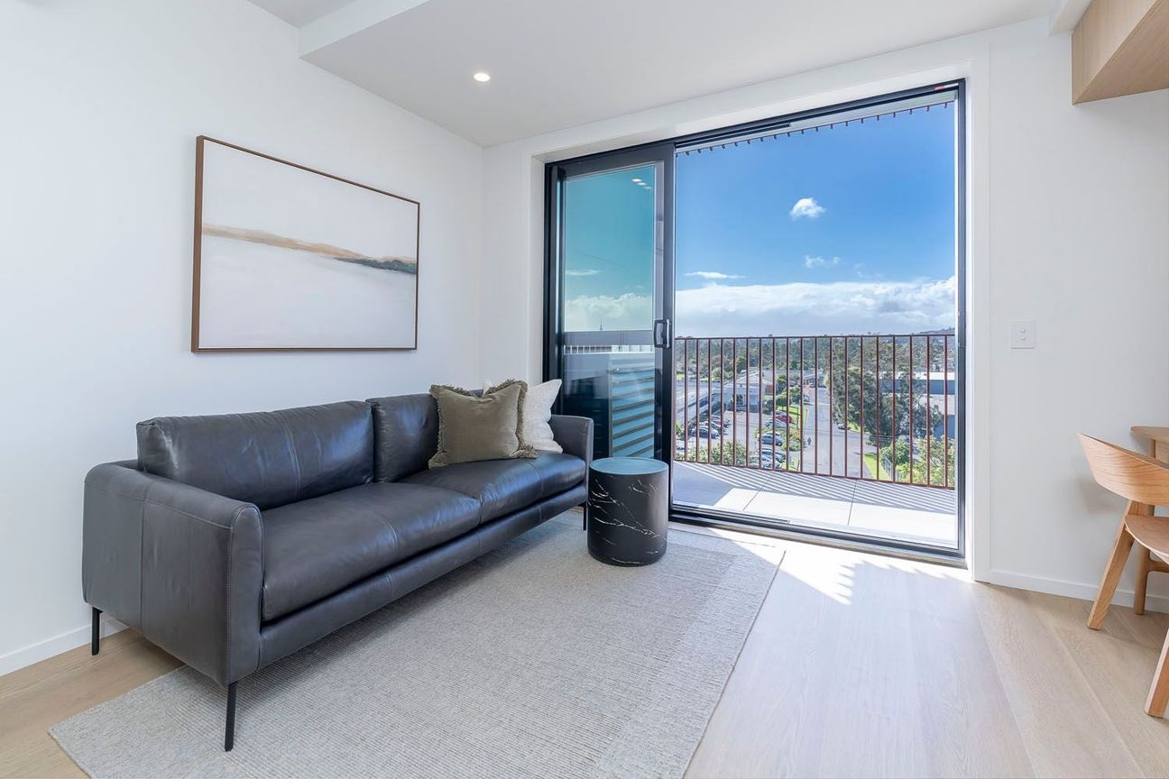 Available now, brand new studio apartment - Vista 3