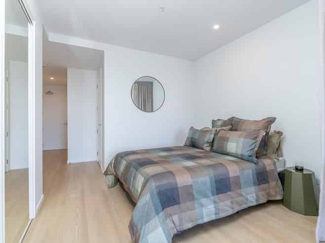 105/2B Te Ara Taurapa, Point Chevalier