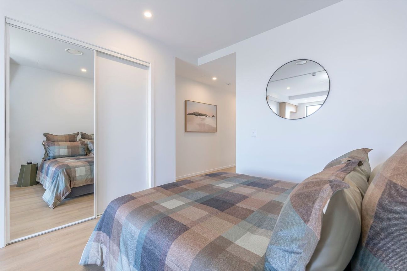 Available now, brand new studio apartment - Vista 6