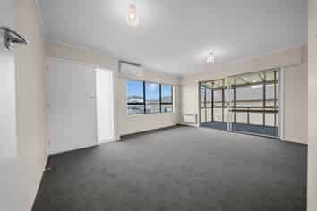 17 Faith Bullock Place, New Lynn