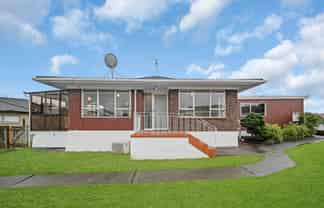 17 Faith Bullock Place, New Lynn