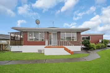 17 Faith Bullock Place, New Lynn