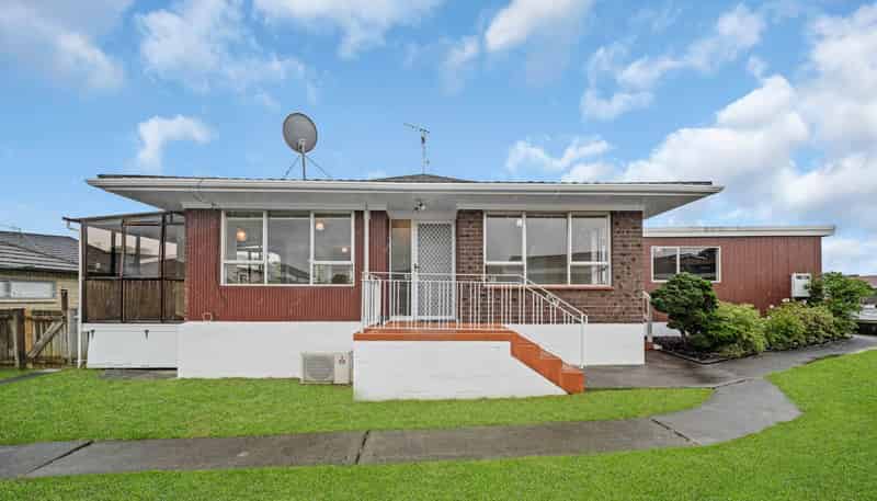 17 Faith Bullock Place, New Lynn