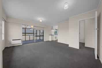 17 Faith Bullock Place, New Lynn