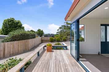 15A  Rimu Road, Stanmore Bay