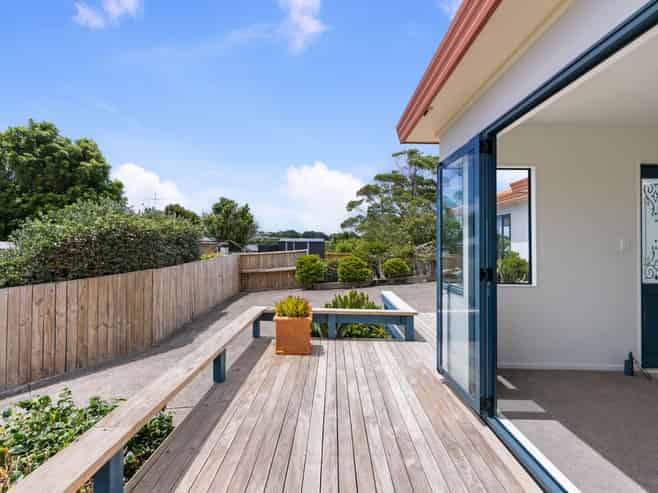 15A  Rimu Road, Stanmore Bay