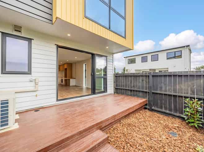 1-6/21 Peachgrove Road, Te Atatu South