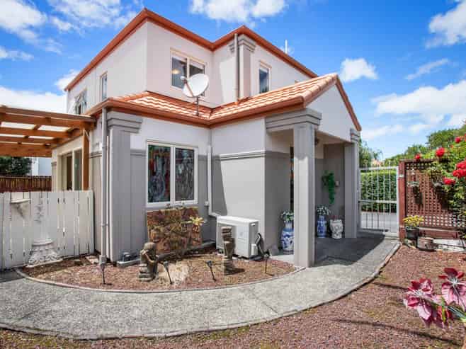 1 Stolford Crescent, New Lynn