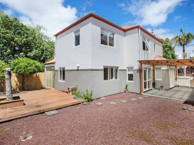 1 Stolford Crescent, New Lynn