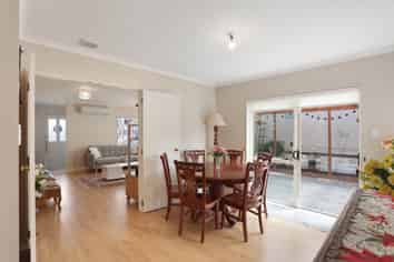 1 Stolford Crescent, New Lynn