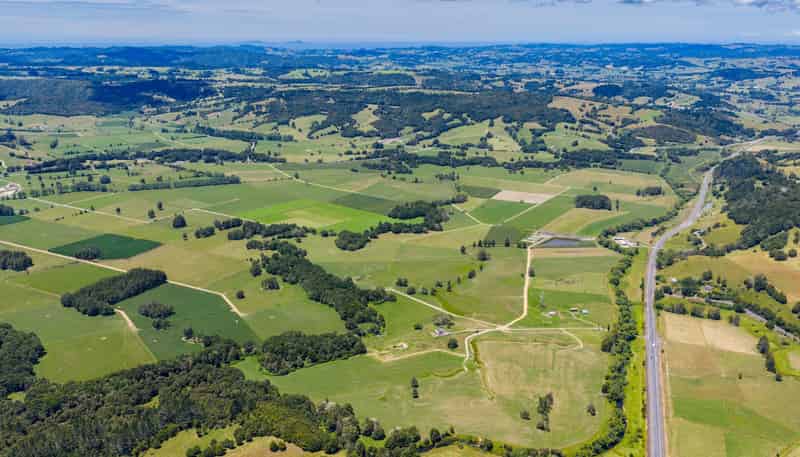 2358 State Highway 1, Hukerenui