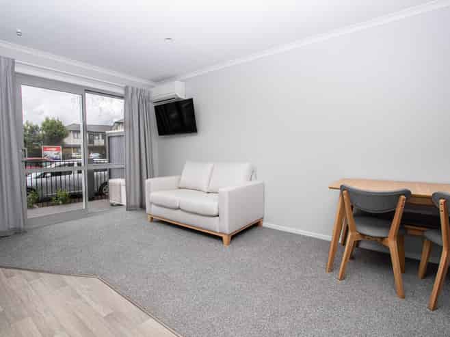 C/2/20 Jones Crescent, Melville