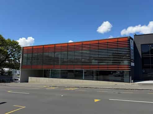 Modern Fitted Office in Grafton