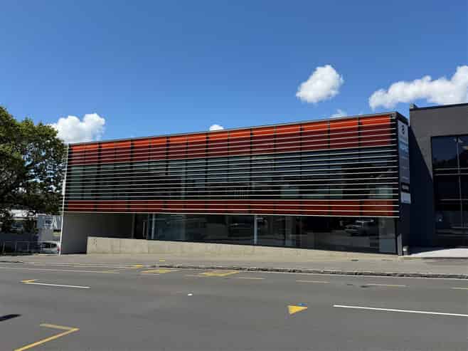 Modern Fitted Office in Grafton