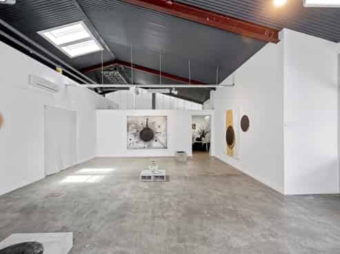 VERSATILE WAREHOUSE/OFFICE
