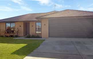 8a Goldrich Grove, Netherby