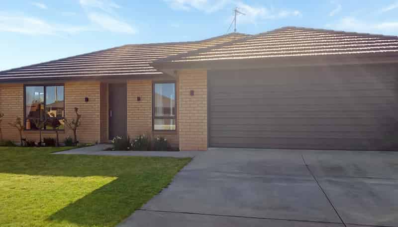 8a Goldrich Grove, Netherby