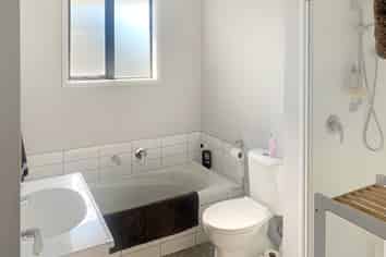 8a Goldrich Grove, Netherby