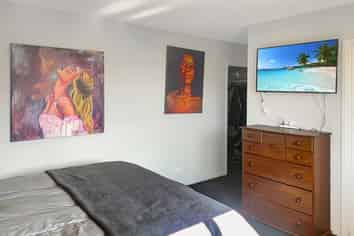 8a Goldrich Grove, Netherby