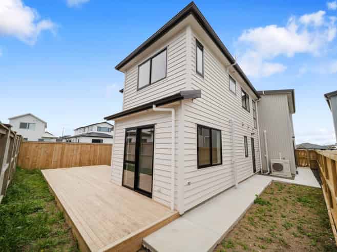 5 Whata Street, Clarks Beach