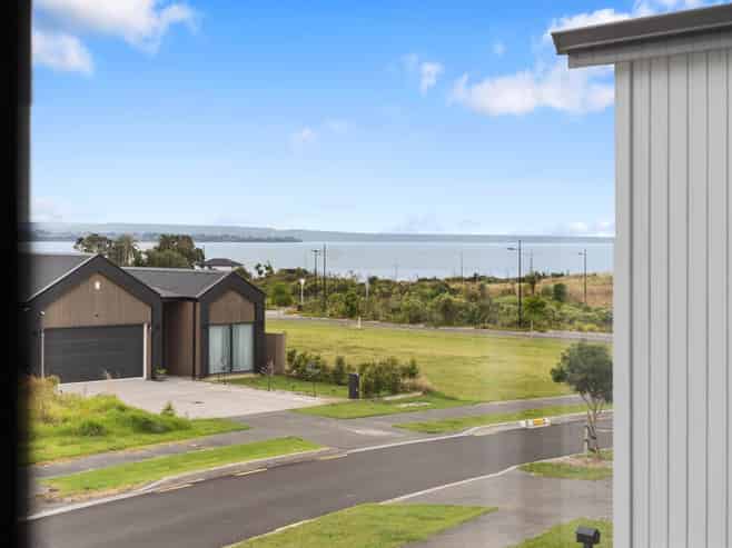 5 Whata Street, Clarks Beach