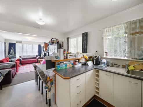 26 Williams Crescent, Otara