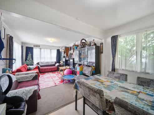 26 Williams Crescent, Otara