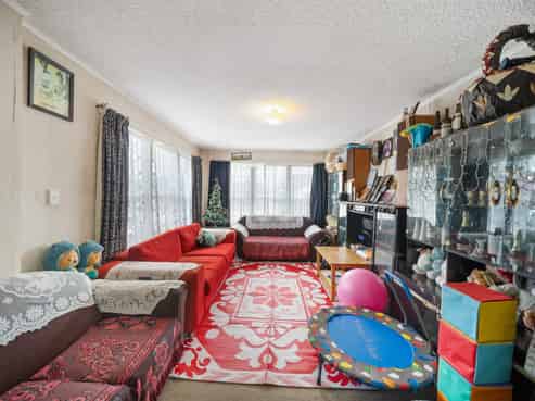 26 Williams Crescent, Otara