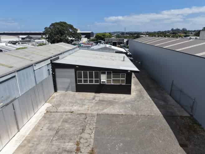 Secure 250sqm Warehouse & 530sqm Yard