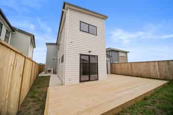 7 Whata Street, Clarks Beach