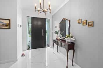 15 Douglas Drive, Allenton