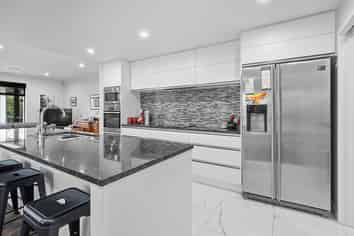 15 Douglas Drive, Allenton