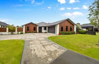 15 Douglas Drive, Allenton