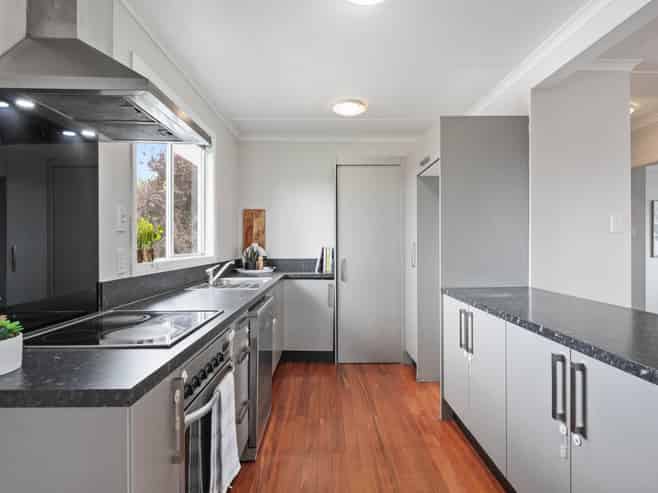 2/2 Hale Street, Blenheim