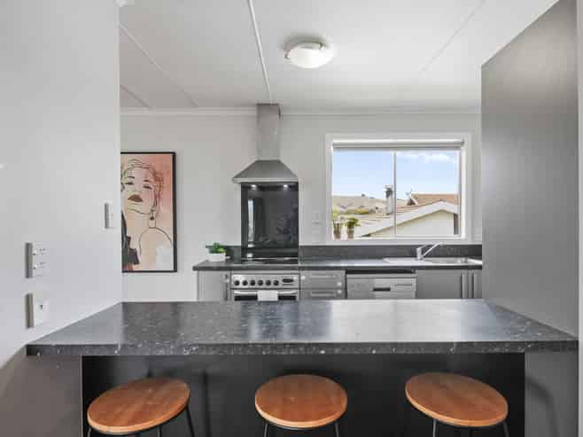 2/2 Hale Street, Blenheim