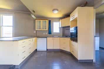 11 Woodlands Road, Parkside